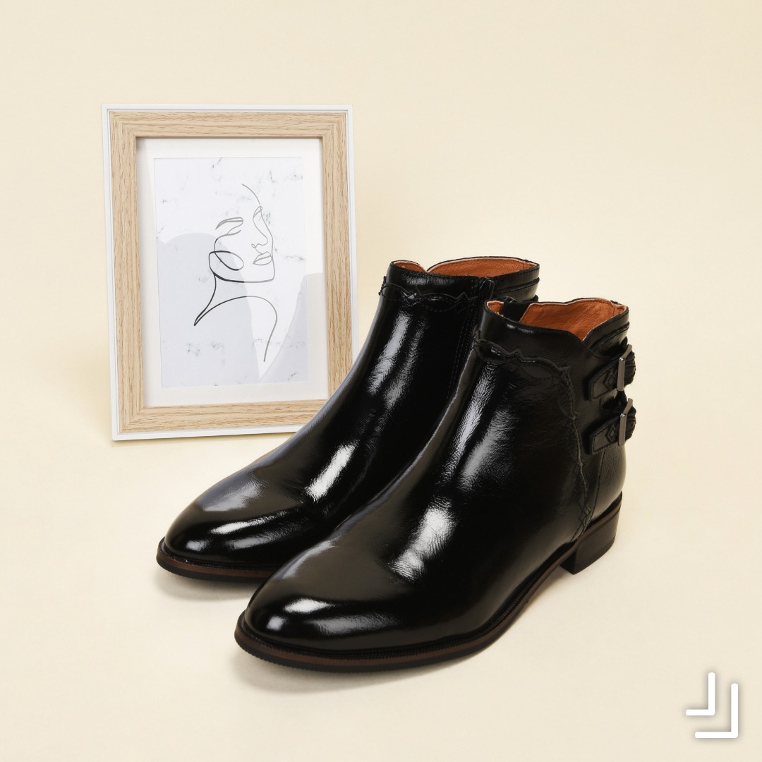 Une jolie boots noir de chez Mam'zelle 😍
Cette paire est à retouver en magasins ou sur millim.com
Disponible du 36 au 39
#millimchausselavie #millim #millimchaussures #çachausseavecmillim #chaussure #chaussures #chaussuresfemme